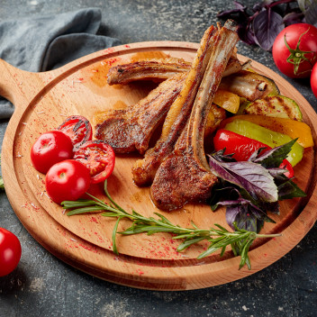 Корейка ягненка с Овощами